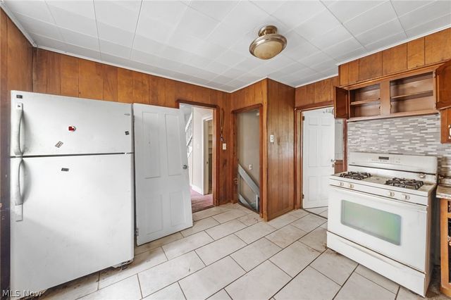 3273 W 44th Street, Cleveland, OH 44109