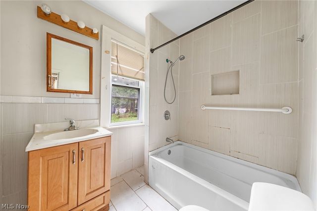 3273 W 44th Street, Cleveland, OH 44109