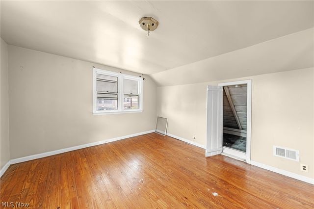 3273 W 44th Street, Cleveland, OH 44109