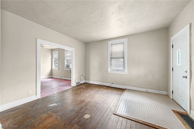 3273 W 44th Street, Cleveland, OH 44109