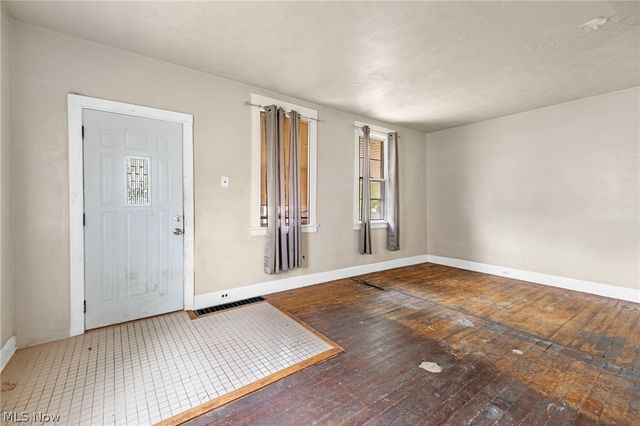 3273 W 44th Street, Cleveland, OH 44109