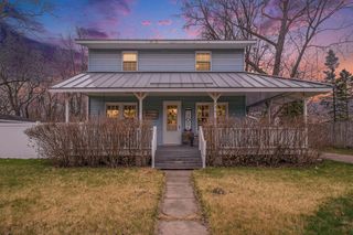 2561 Lake Shore Drive, Howard Twp, MI 49120