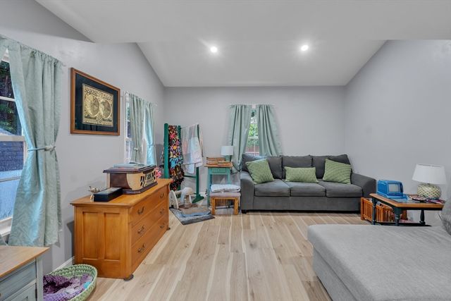 21 Myrtle Ave, Sterling, MA 01564