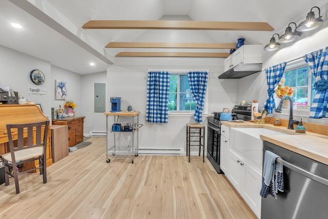 21 Myrtle Ave, Sterling, MA 01564