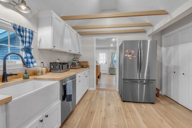 21 Myrtle Ave, Sterling, MA 01564