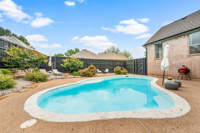 8200 Fenwick Drive, North Richland Hills, TX 76182