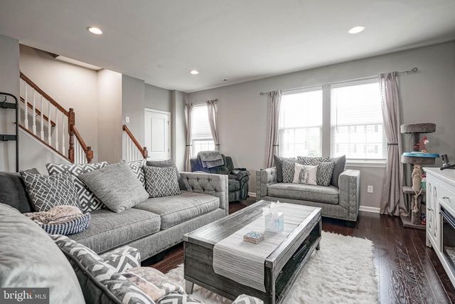 456 DOGWOOD DR, Woodbury, NJ 08096
