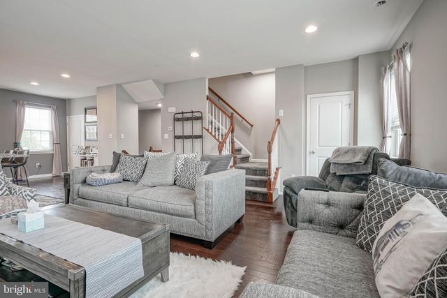 456 DOGWOOD DR, Woodbury, NJ 08096