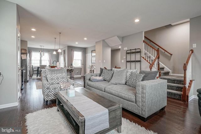 456 DOGWOOD DR, Woodbury, NJ 08096