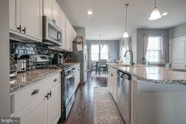 456 DOGWOOD DR, Woodbury, NJ 08096