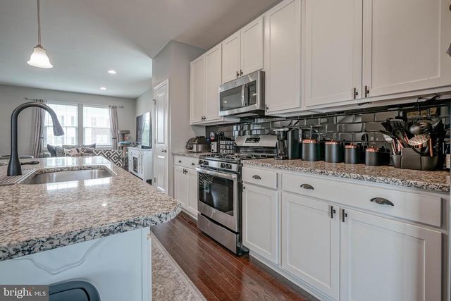 456 DOGWOOD DR, Woodbury, NJ 08096