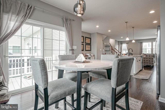 456 DOGWOOD DR, Woodbury, NJ 08096