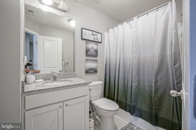 456 DOGWOOD DR, Woodbury, NJ 08096