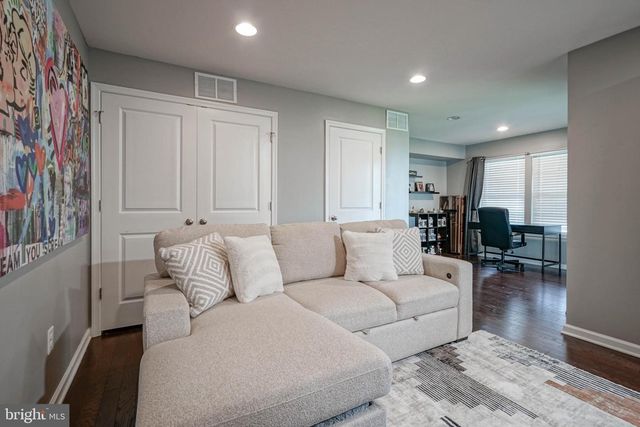456 DOGWOOD DR, Woodbury, NJ 08096
