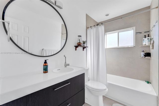 3166 NW 68th Ct, Fort Lauderdale, FL 33309