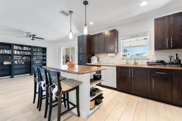 3166 NW 68th Ct, Fort Lauderdale, FL 33309