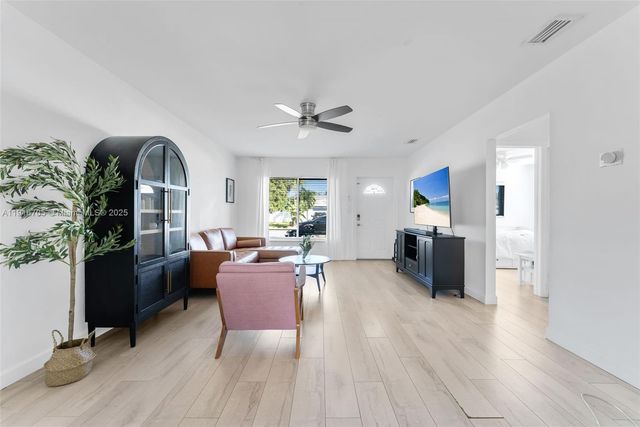 3166 NW 68th Ct, Fort Lauderdale, FL 33309