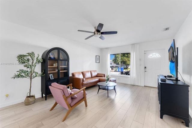 3166 NW 68th Ct, Fort Lauderdale, FL 33309