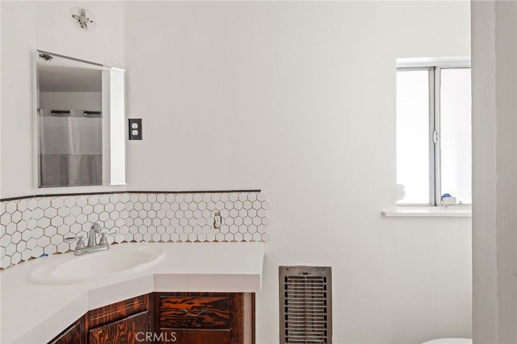 Image 13 of property listing at 9145 Garfield Street, Riverside, CA 92503