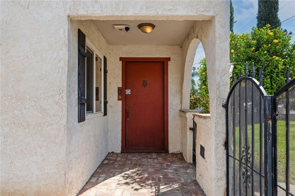 Image 2 of property listing at 9145 Garfield Street, Riverside, CA 92503