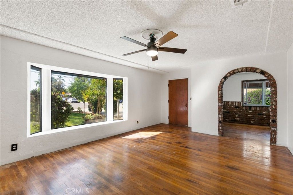 Image 5 of property listing at 9145 Garfield Street, Riverside, CA 92503