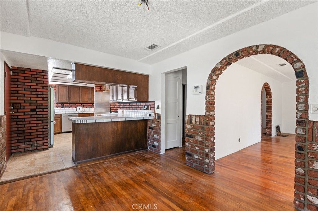 Image 6 of property listing at 9145 Garfield Street, Riverside, CA 92503