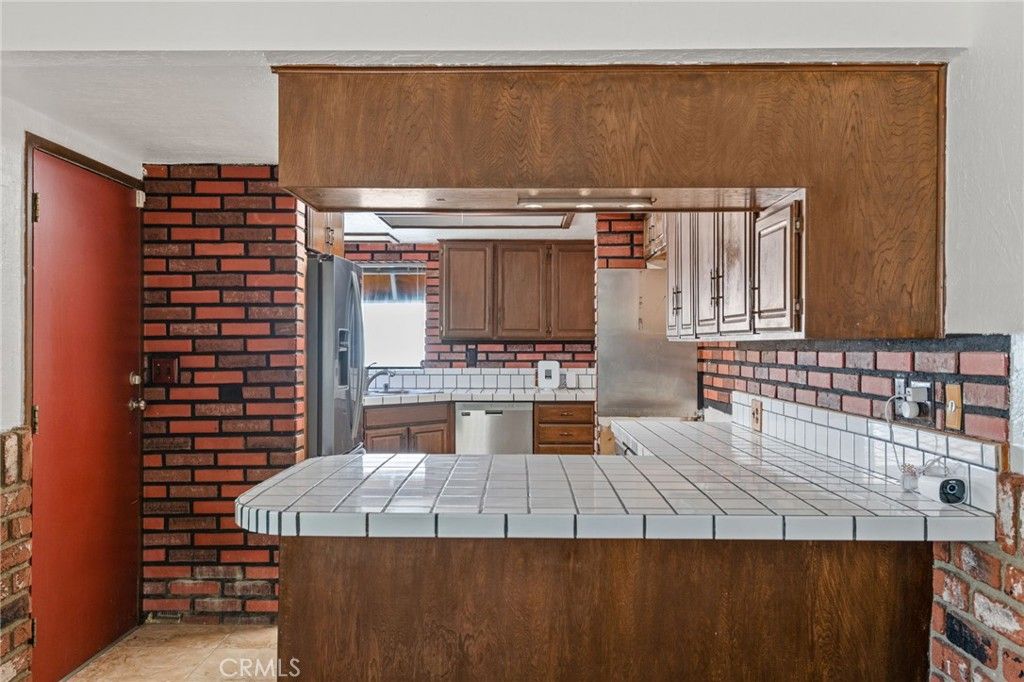 Image 8 of property listing at 9145 Garfield Street, Riverside, CA 92503