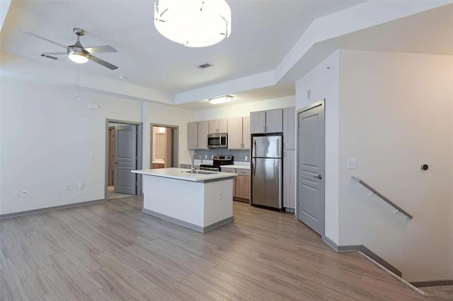 8515 S Interstate 35 RD 04221, Austin, TX 78744