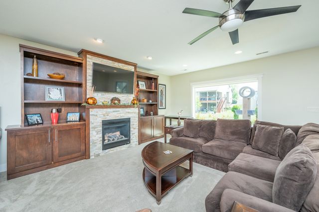 4800 143rd Street, Urbandale, IA 50323