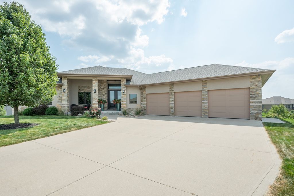 4800 143rd Street, Urbandale, IA 50323