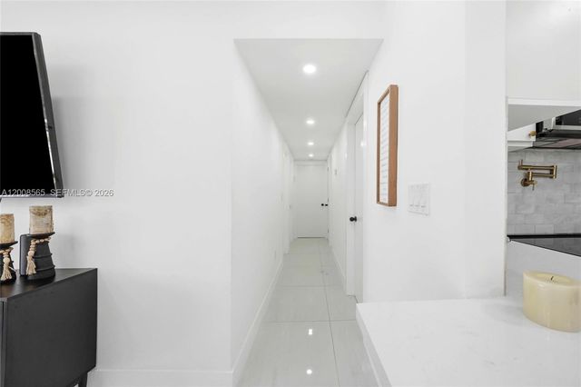 10860 SW 40th Ter, Miami, FL 33165