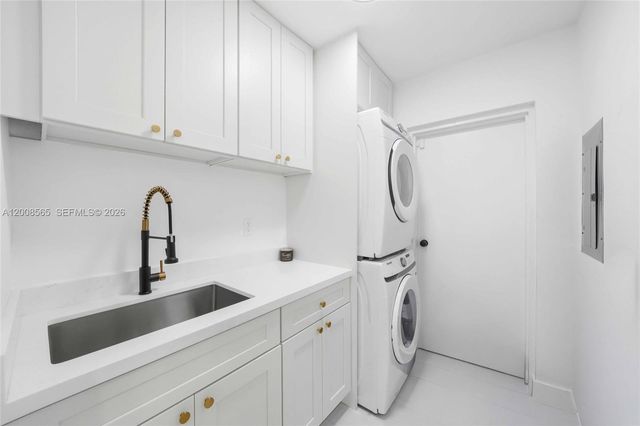 10860 SW 40th Ter, Miami, FL 33165