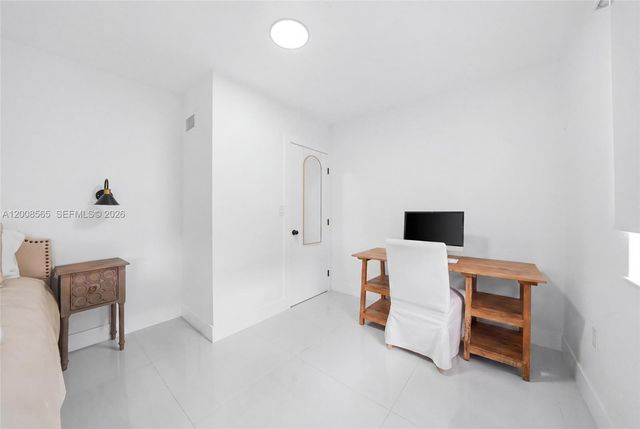 10860 SW 40th Ter, Miami, FL 33165