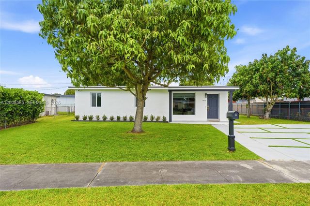 10860 SW 40th Ter, Miami, FL 33165