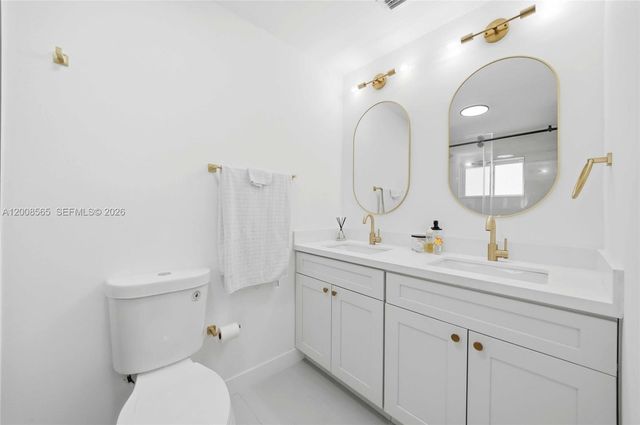 10860 SW 40th Ter, Miami, FL 33165