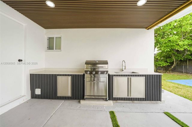 10860 SW 40th Ter, Miami, FL 33165