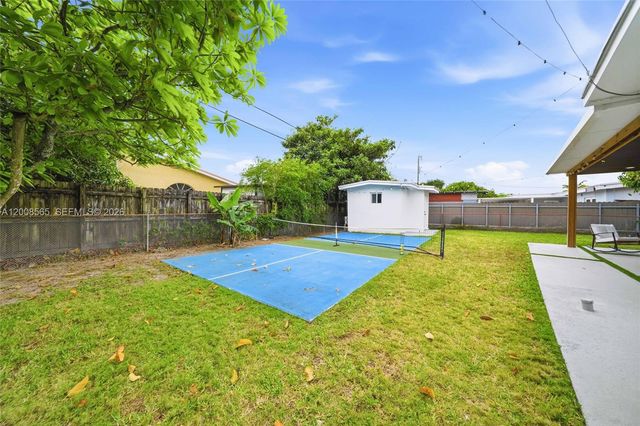 10860 SW 40th Ter, Miami, FL 33165