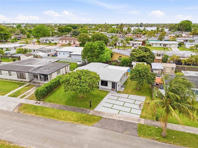 10860 SW 40th Ter, Miami, FL 33165