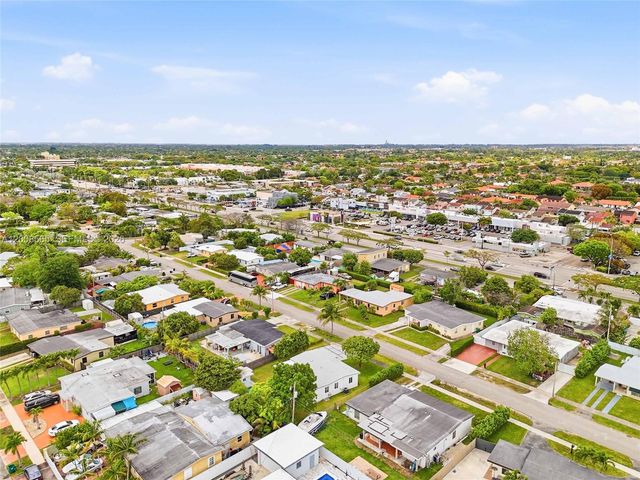 10860 SW 40th Ter, Miami, FL 33165