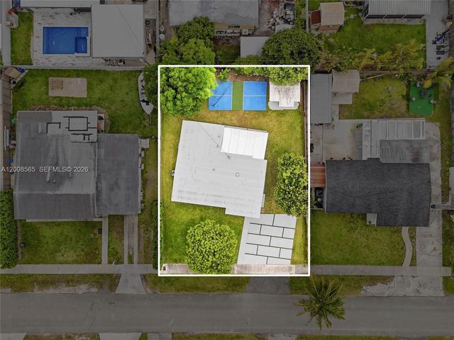 10860 SW 40th Ter, Miami, FL 33165