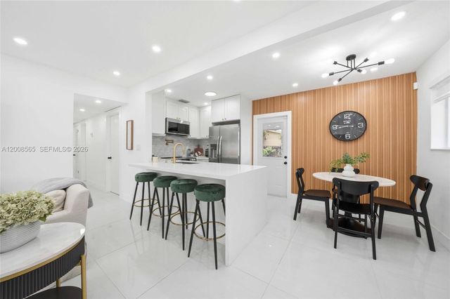 10860 SW 40th Ter, Miami, FL 33165