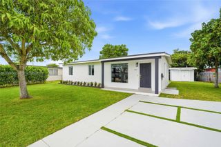 10860 SW 40th Ter, Miami, FL 33165
