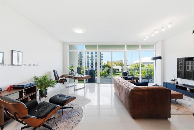 1090 NW N River Dr 404, Miami, FL 33136