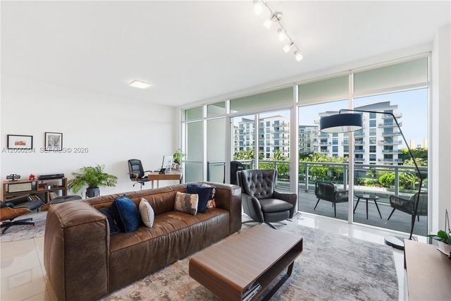 1090 NW N River Dr 404, Miami, FL 33136