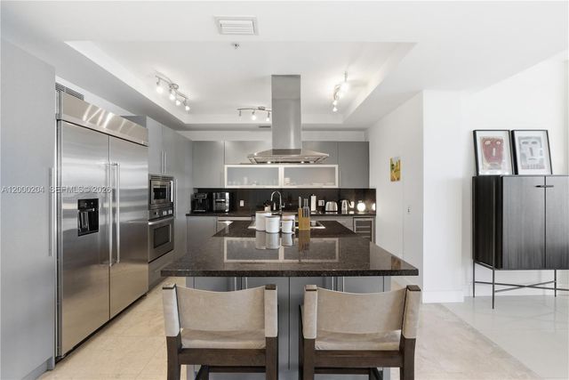 1090 NW N River Dr 404, Miami, FL 33136