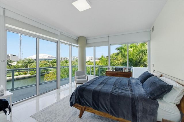 1090 NW N River Dr 404, Miami, FL 33136