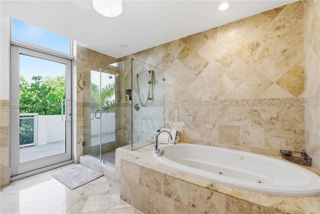 1090 NW N River Dr 404, Miami, FL 33136