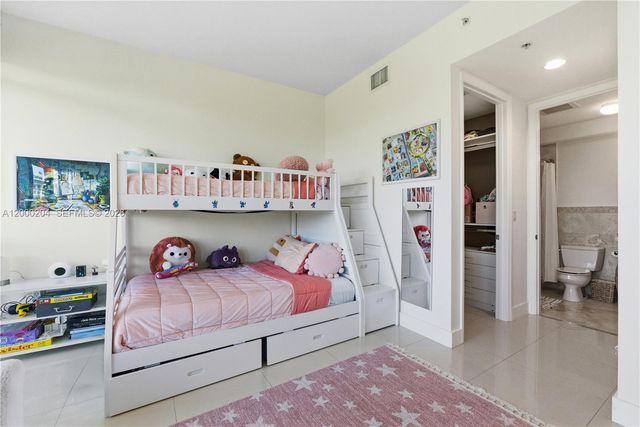 1090 NW N River Dr 404, Miami, FL 33136