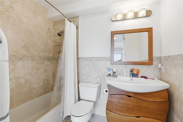 1090 NW N River Dr 404, Miami, FL 33136