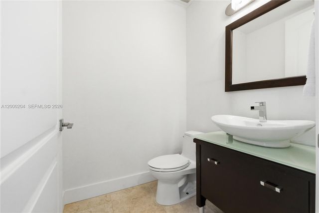 1090 NW N River Dr 404, Miami, FL 33136